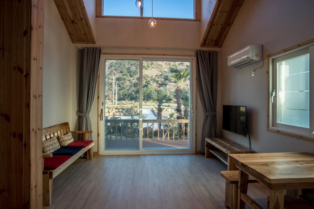Jeju 542 Pension Согвіпо Номер фото