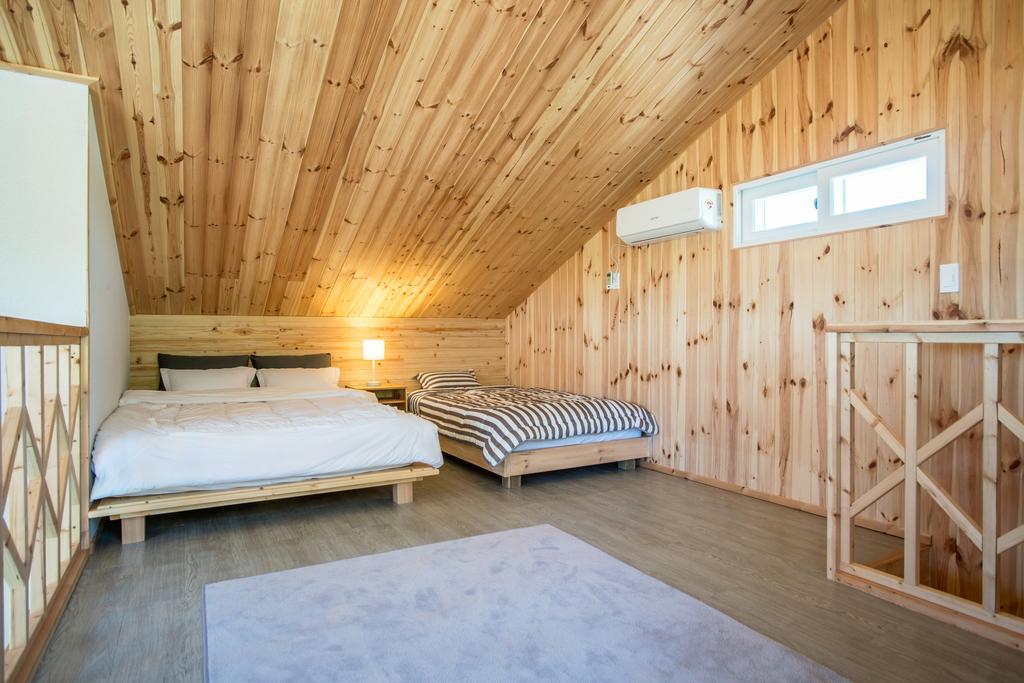 Jeju 542 Pension Согвіпо Номер фото